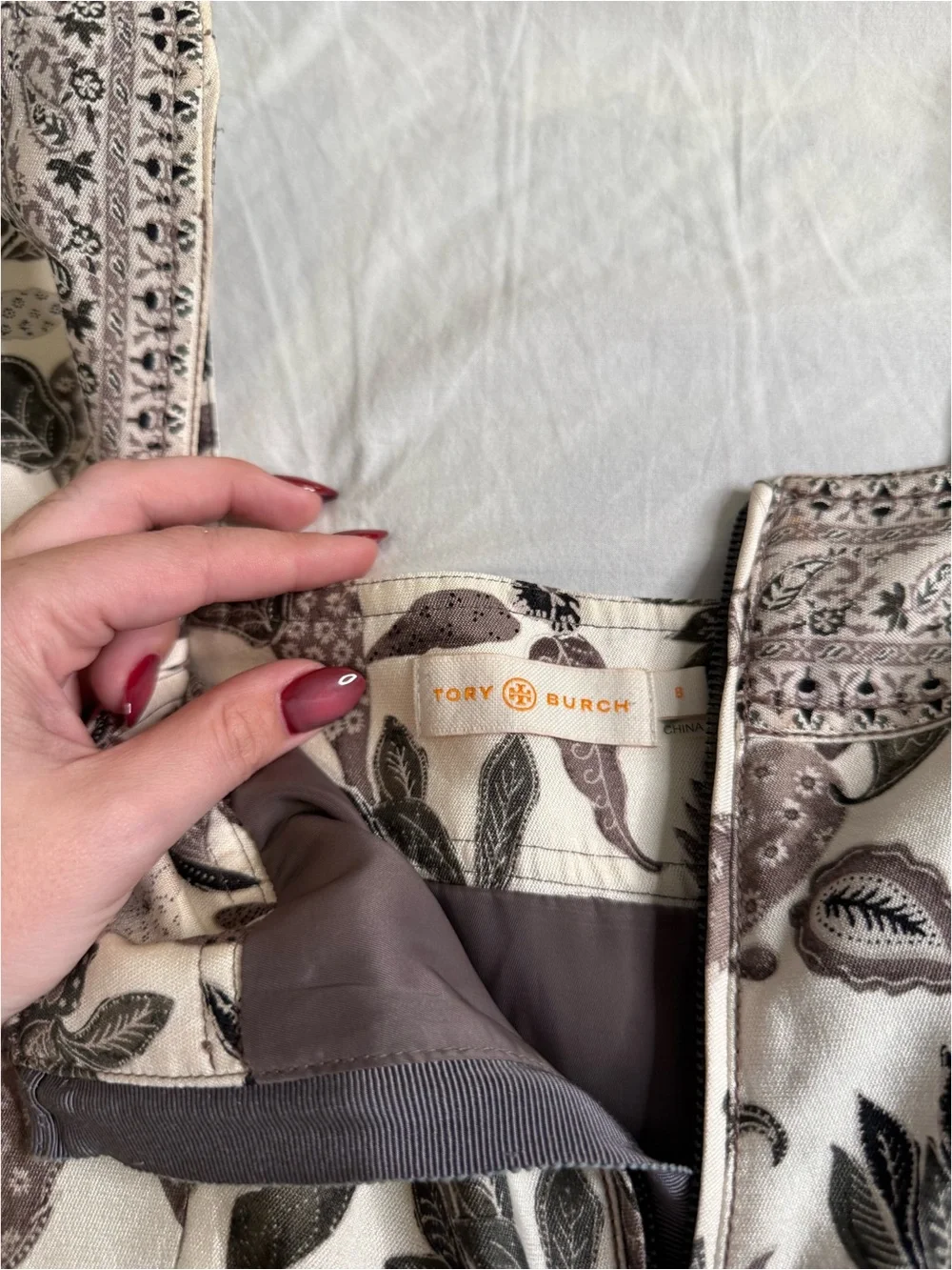 Sleeveless Floral Jacquard Sheath Dress in Cream and Brown